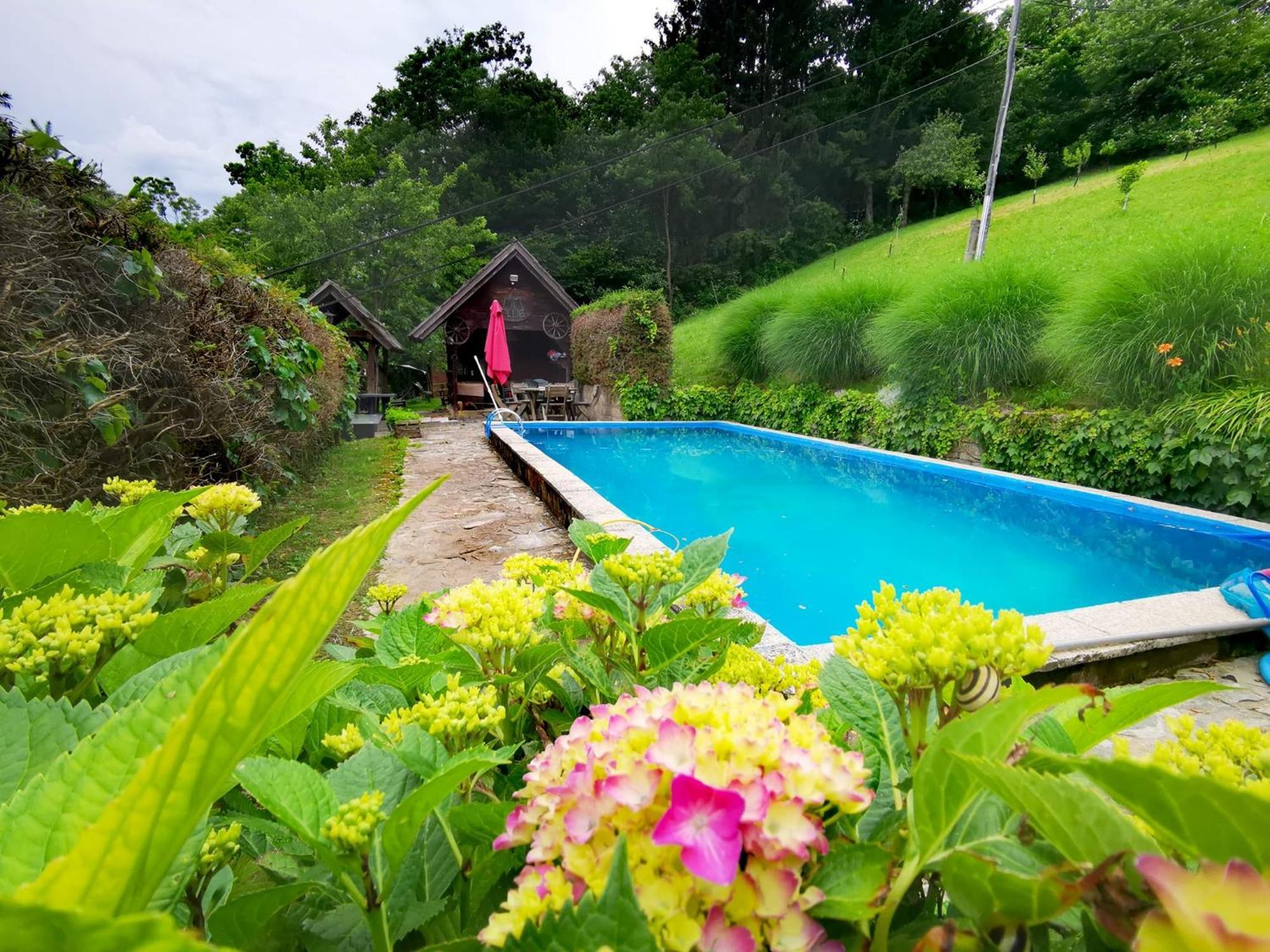 Glamping Mm Hotel Muta Bagian luar foto